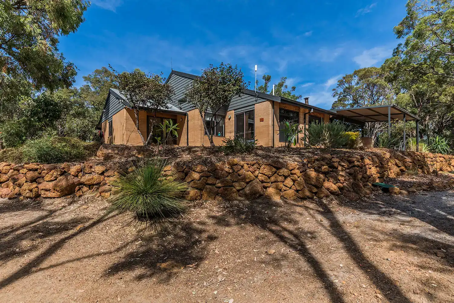 Pindari House, Bedfordale, WA